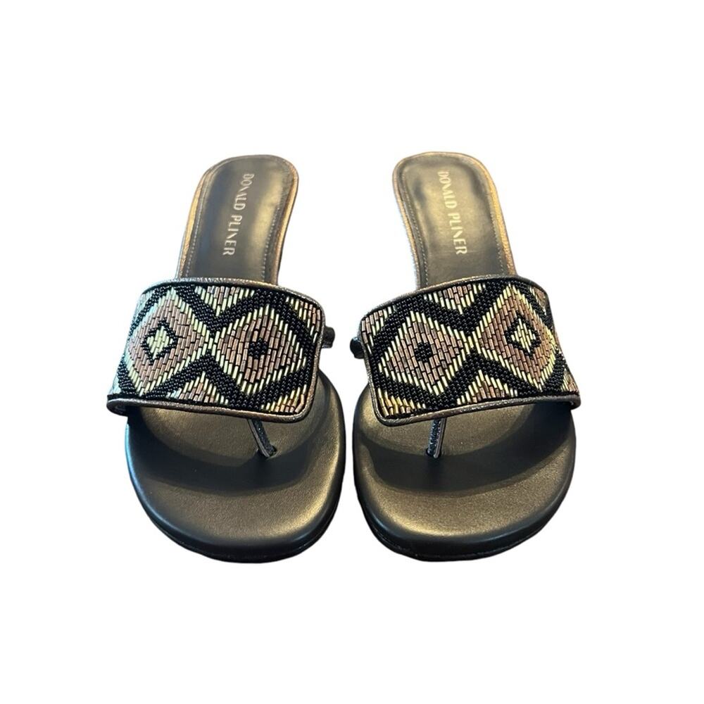 Donald J Pliner Vimms Beaded Slip On Sleek Elegant Heels Toe Post NEW Size 8.5 - Picture 4 of 13